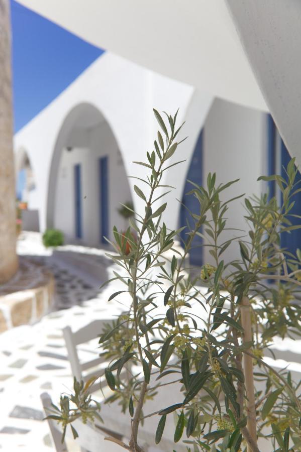 The Milos Megalochori  Exterior photo